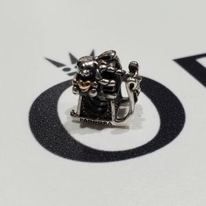 Retired Pandora Dashing Through the Snow Santa's 🎅 Sled